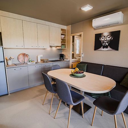 Deluxe Lake View Mobile Homes With Thermal Riviera Tickets Catez ob Savi Luaran gambar